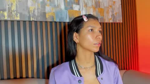 Laura online show from December 20, 2025, 12:23 pm