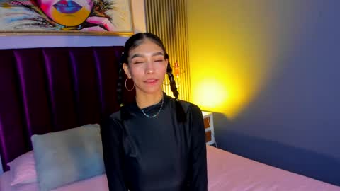 Laura online show from April 15, 2026, 12:45 pm