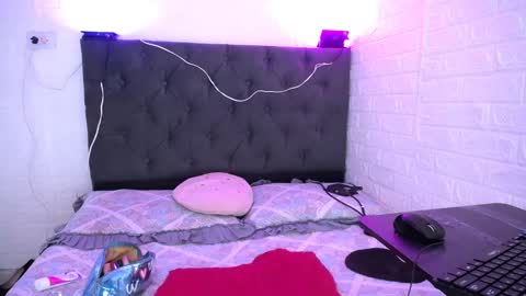 LAURA online show from December 15, 2024, 4:37 pm