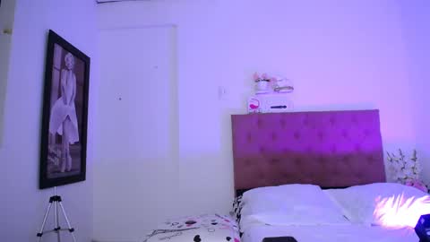 LAURA online show from December 21, 2024, 3:42 pm