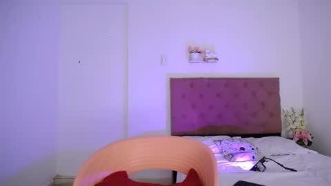 LAURA online show from January 21, 2025, 6:34 pm