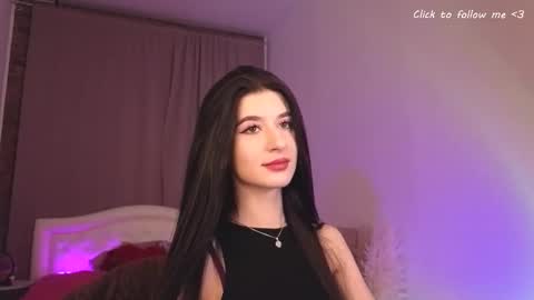 Laura online show from November 23, 2025, 7:57 pm