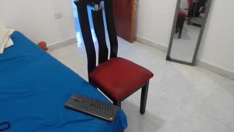 laura_foxx2379 online show from December 13, 2025, 8:14 pm