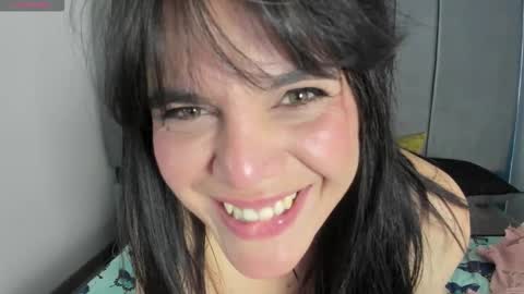 laura hotties online show from September 18, 2025, 1:35 pm