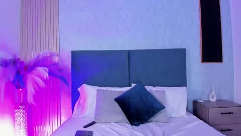 LauraIvy online show from April 21, 2026, 1:17 pm