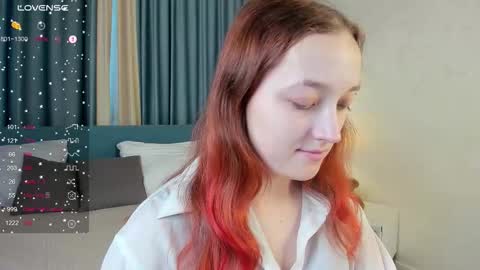 laura_kelley1 online show from November 19, 2025, 6:13 am