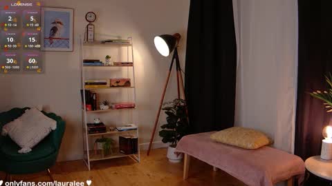 Laura Lee. online show from October 19, 2025, 1:17 am