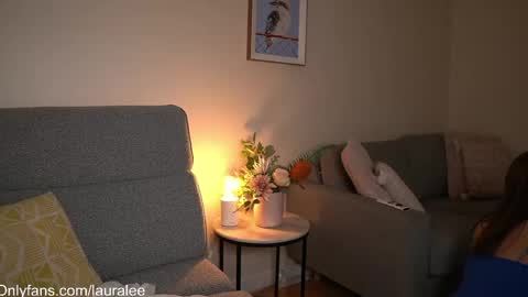 Laura Lee. online show from April 25, 2026, 2:58 am