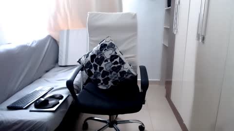 Laura online show from February 2, 2025, 8:30 pm