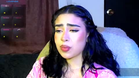 laura_pink01 online show from November 26, 2025, 6:03 am