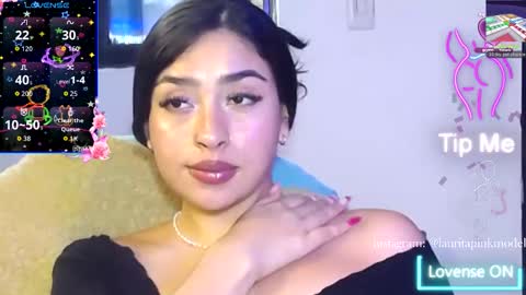 laura_pink01 online show from February 11, 2026, 4:01 pm