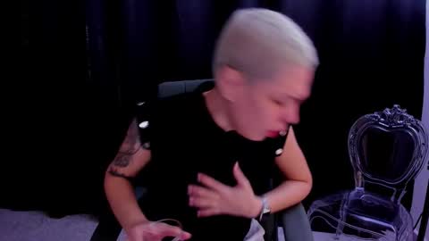 Laura Rose online show from September 17, 2025, 1:24 pm