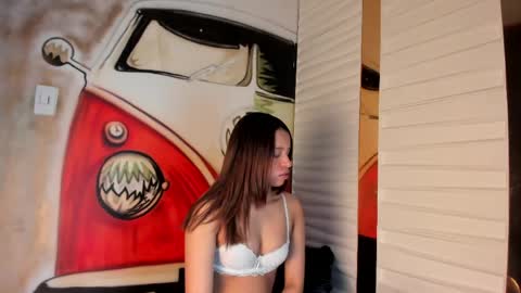 laura_serena online show from April 15, 2026, 11:28 am