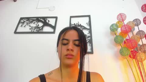 LAURA SOE online show from February 2, 2025, 4:32 pm