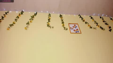 laura_summer online show from September 10, 2025, 2:22 am