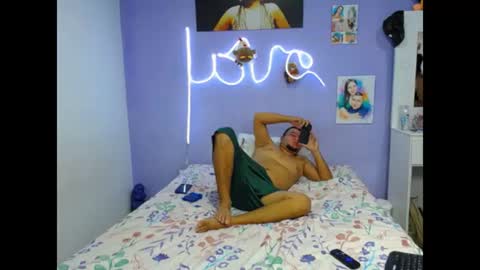 LAURA AND SCARLETT online show from July 8, 2026, 4:17 am