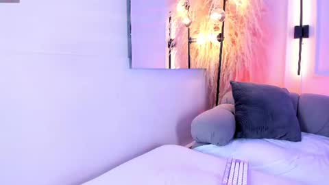 LauraCarther  online show from July 29, 2026, 6:28 pm