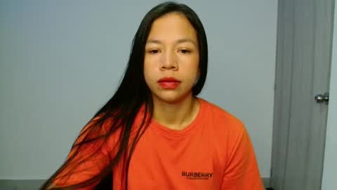 lauracb          online show from March 18, 2026, 7:11 am