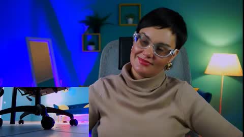 lauradavidsons online show from November 30, 2025, 4:11 pm