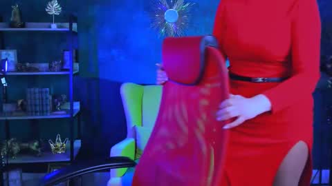 lauradavidsons online show from February 16, 2026, 5:20 pm