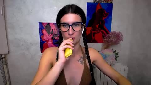 Laura online show from September 20, 2025, 9:21 am