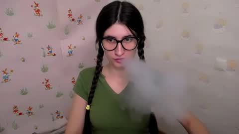 Laura online show from December 4, 2025, 1:42 pm