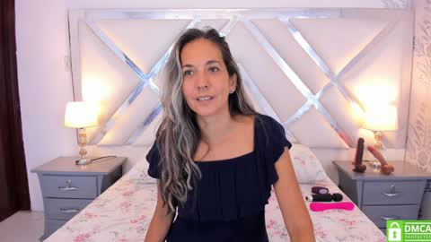 Snapshot of laurafarrely chatting on December 2, 2024, 6:09 am Laura online show from December 2, 2024, 6:09 am