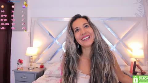 Snapshot of laurafarrely chatting on December 3, 2024, 10:28 am Laura online show from December 3, 2024, 10:28 am