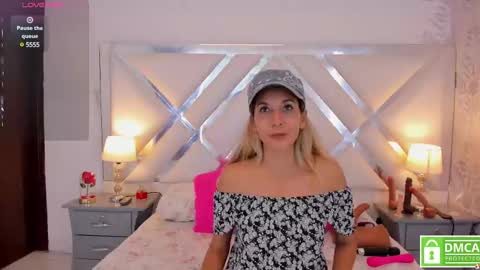 Snapshot of laurafarrely chatting on February 17, 2025, 4:20 am Laura online show from February 17, 2025, 4:20 am