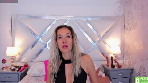 Snapshot of laurafarrely chatting on February 27, 2025, 7:01 am Laura online show from February 27, 2025, 7:01 am