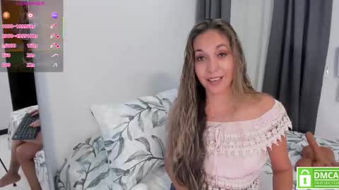 Snapshot of laurafarrely chatting on November 6, 2025, 2:12 am Laura online show from November 6, 2025, 2:12 am