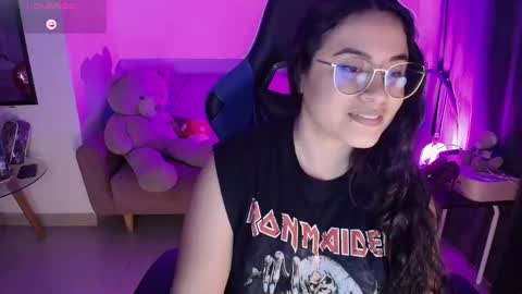laura online show from March 8, 2025, 4:23 am