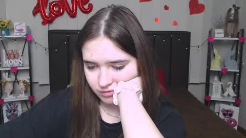 LauraHlot online show from February 18, 2025, 1:21 am