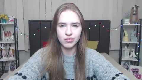 LauraHlot online show from September 10, 2025, 5:51 am