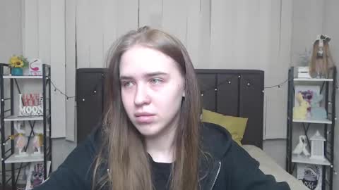 LauraHlot online show from September 20, 2025, 6:03 am