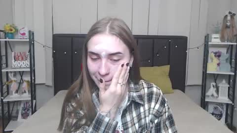 LauraHlot online show from October 13, 2025, 5:40 am