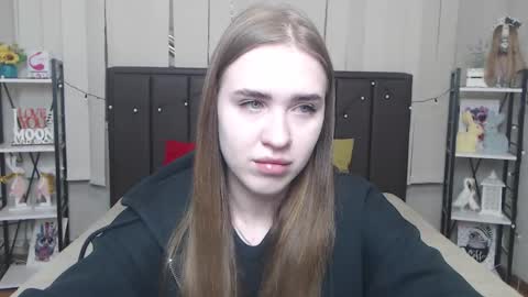 LauraHlot online show from October 18, 2025, 5:54 am