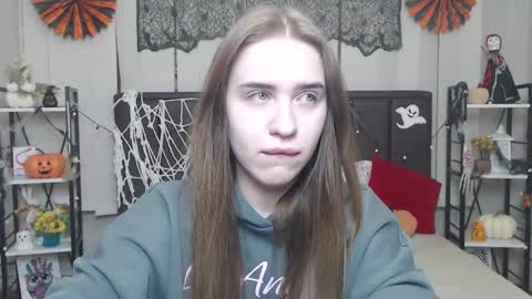 LauraHlot online show from October 26, 2025, 6:36 pm