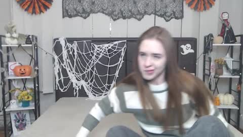 LauraHlot online show from November 7, 2025, 6:08 pm