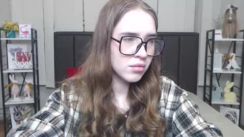 LauraHlot online show from November 29, 2025, 6:49 am