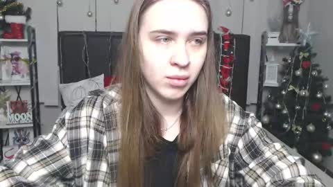 LauraHlot online show from December 21, 2025, 6:37 pm