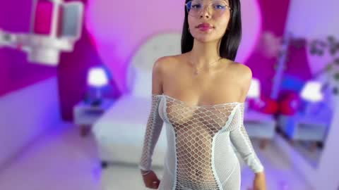 Laura MartinGMT-5 2200-0600 online show from January 12, 2025, 1:21 am