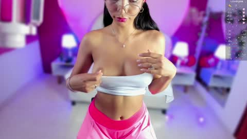 Laura MartinGMT-5 2200-0600 online show from January 22, 2025, 3:31 am