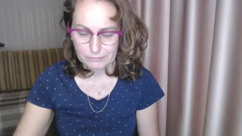 Lauraoven1 online show from December 21, 2024, 9:01 am