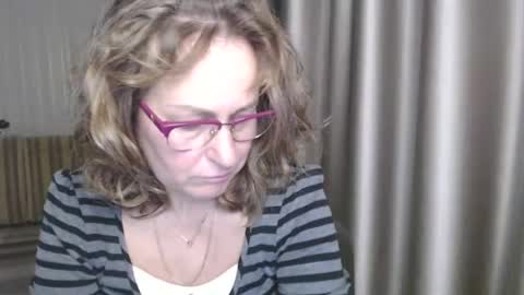 Lauraoven1 online show from December 22, 2024, 3:33 pm