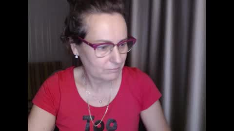 Lauraoven1 online show from January 11, 2025, 7:16 pm