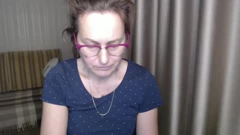 Lauraoven1 online show from January 15, 2025, 7:12 pm