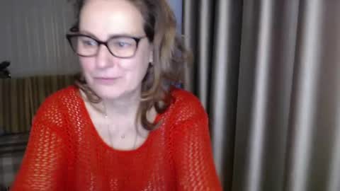 Lauraoven1 online show from January 22, 2025, 6:42 am