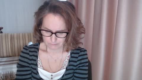 Lauraoven1 online show from February 13, 2025, 9:09 am