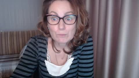 Lauraoven1 online show from February 14, 2025, 1:29 pm